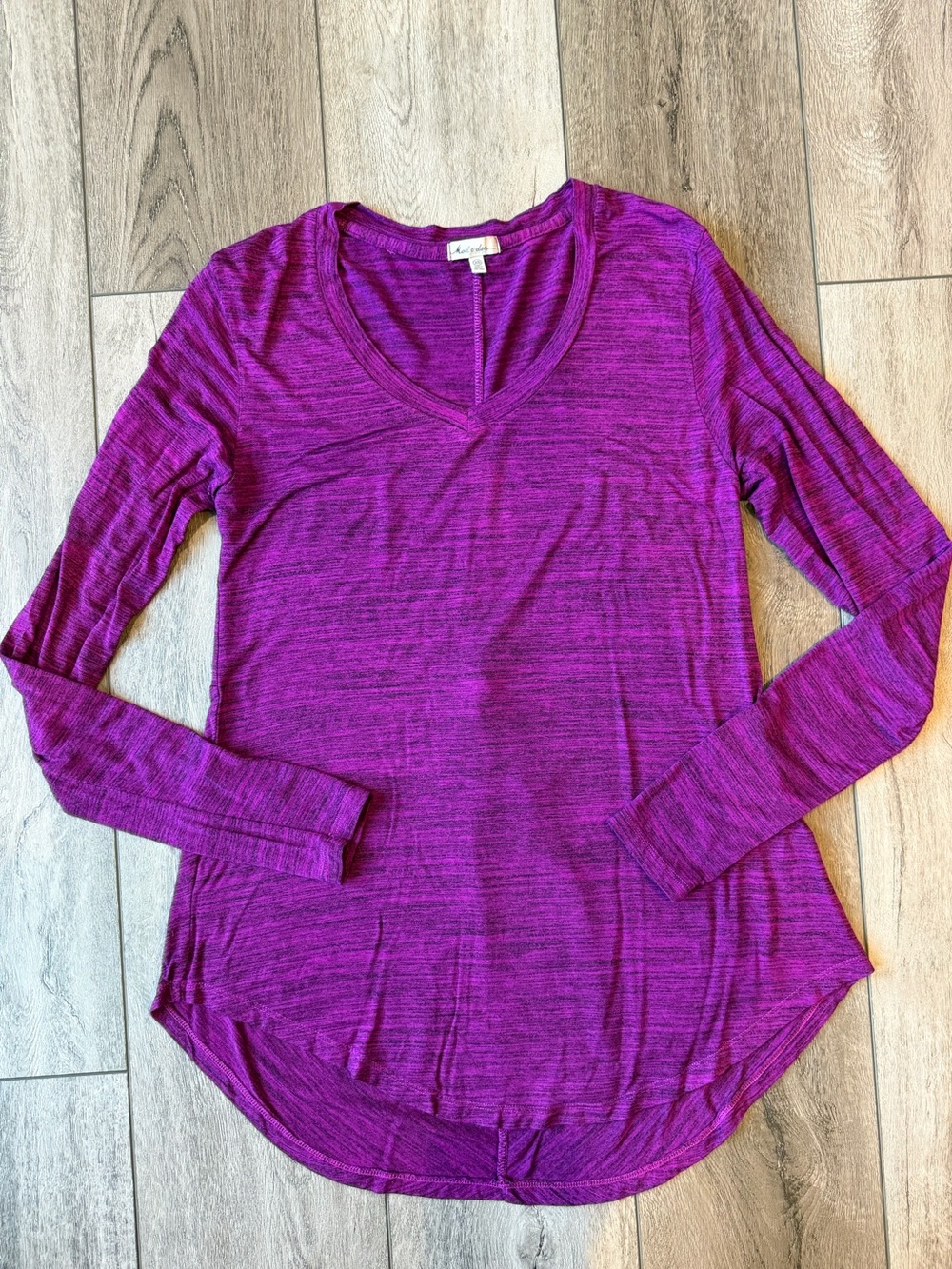 Mod-o-doc- Lightweight Comfy Space dyed Slub V-Neck Long Sleeve Tunic Purple